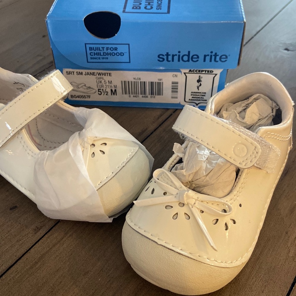 Brand new. Stride Rite Jane.
